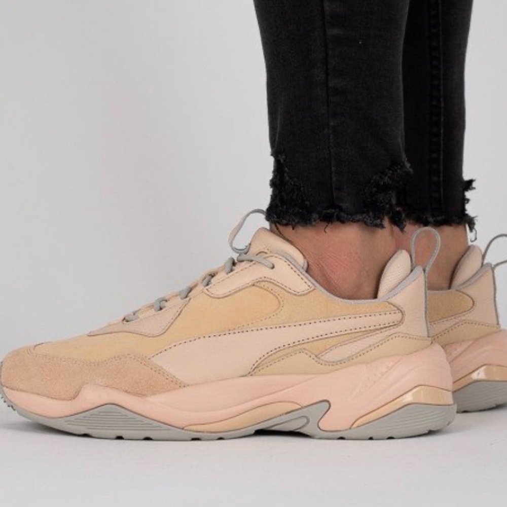 PUMA Thunder Desert Sneakers size 10 women.